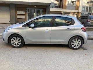 Peugeot 208, снимка 3 - Автомобили и джипове - 48561047