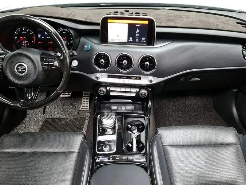 Kia Stinger 3.3, снимка 9 - Автомобили и джипове - 53434822