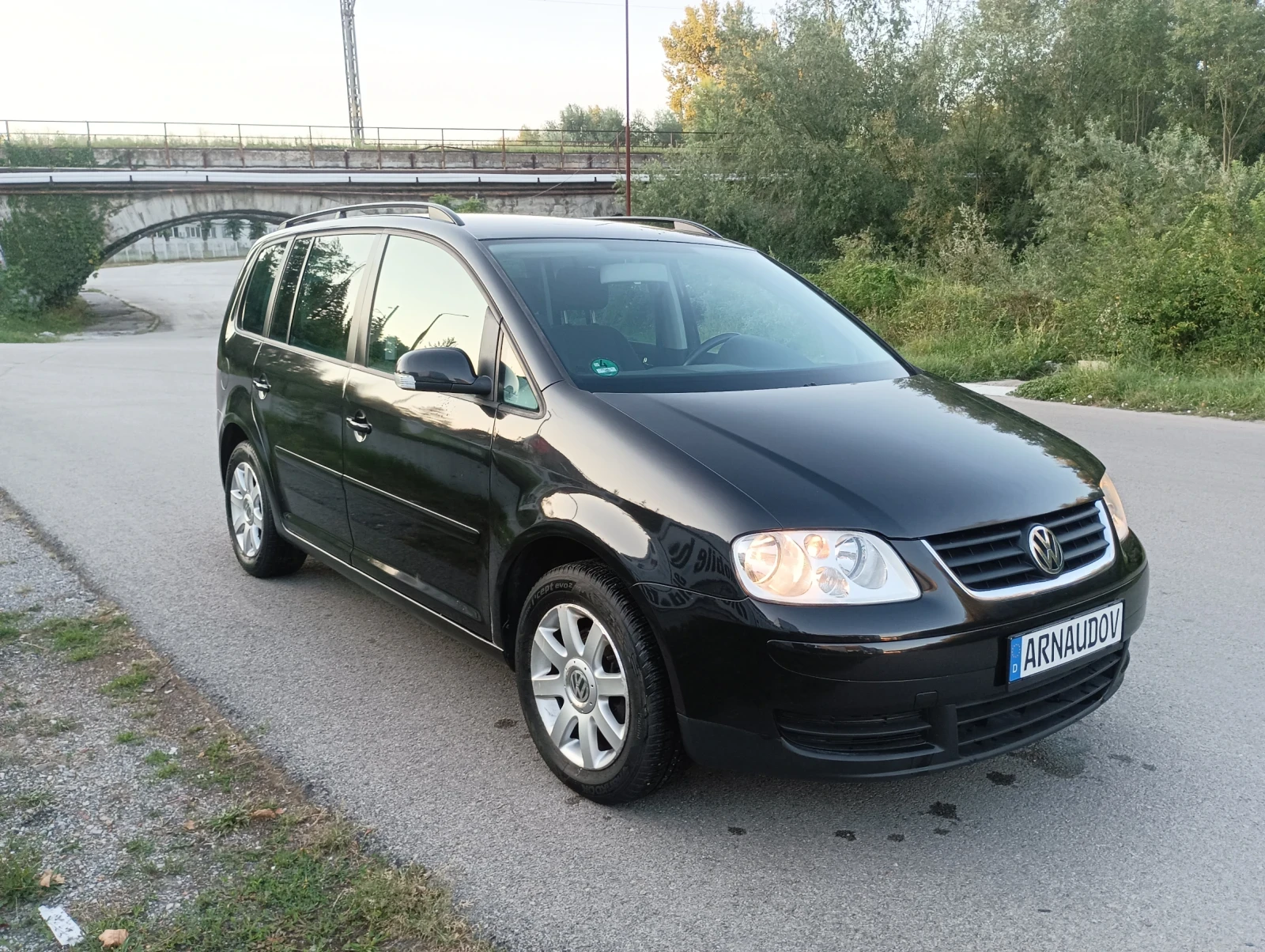 VW Touran 2.0TDI 140k.c. 6 скорости - изображение 3