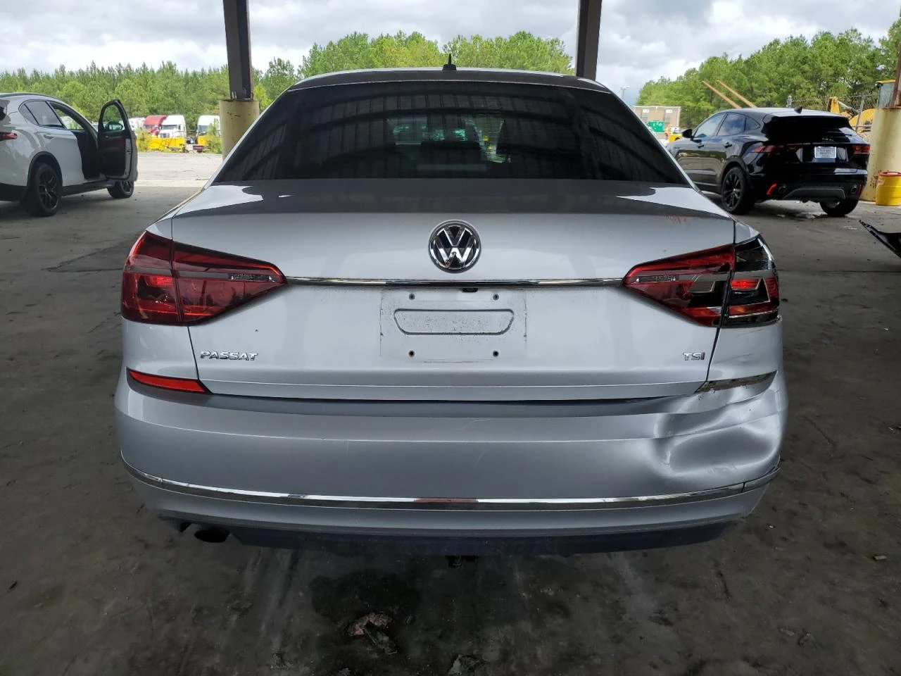 VW Passat S 1.8L 170кс - изображение 6