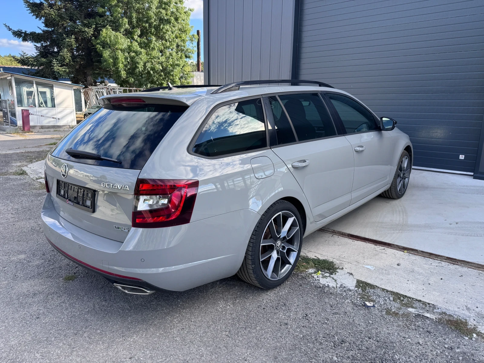 Skoda Octavia VRS 2.0 TDI 4x4 DSG - изображение 6