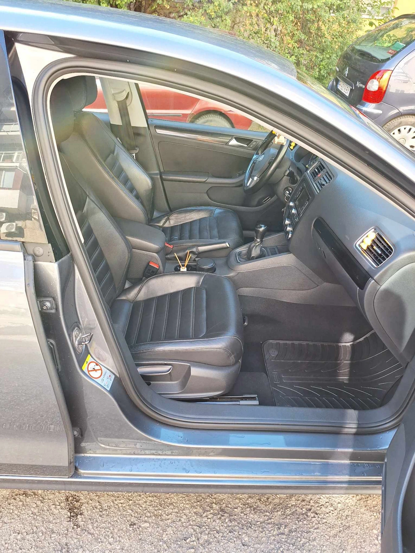 VW Jetta  - изображение 8