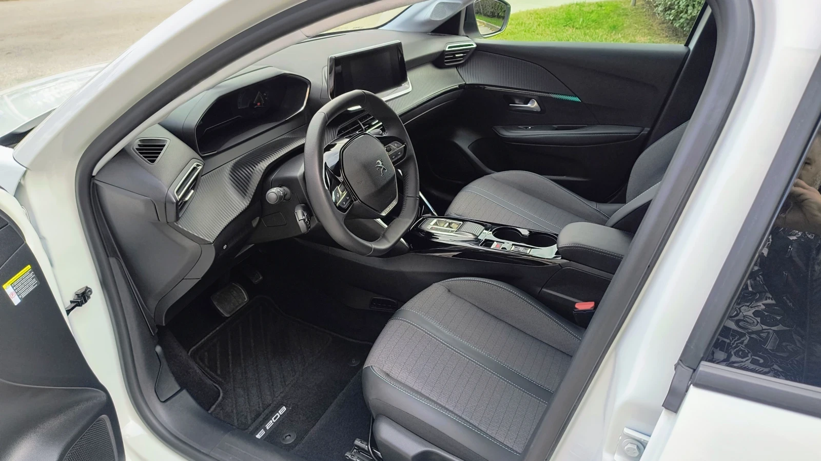 Peugeot 208 Електрическа-Клип - изображение 7
