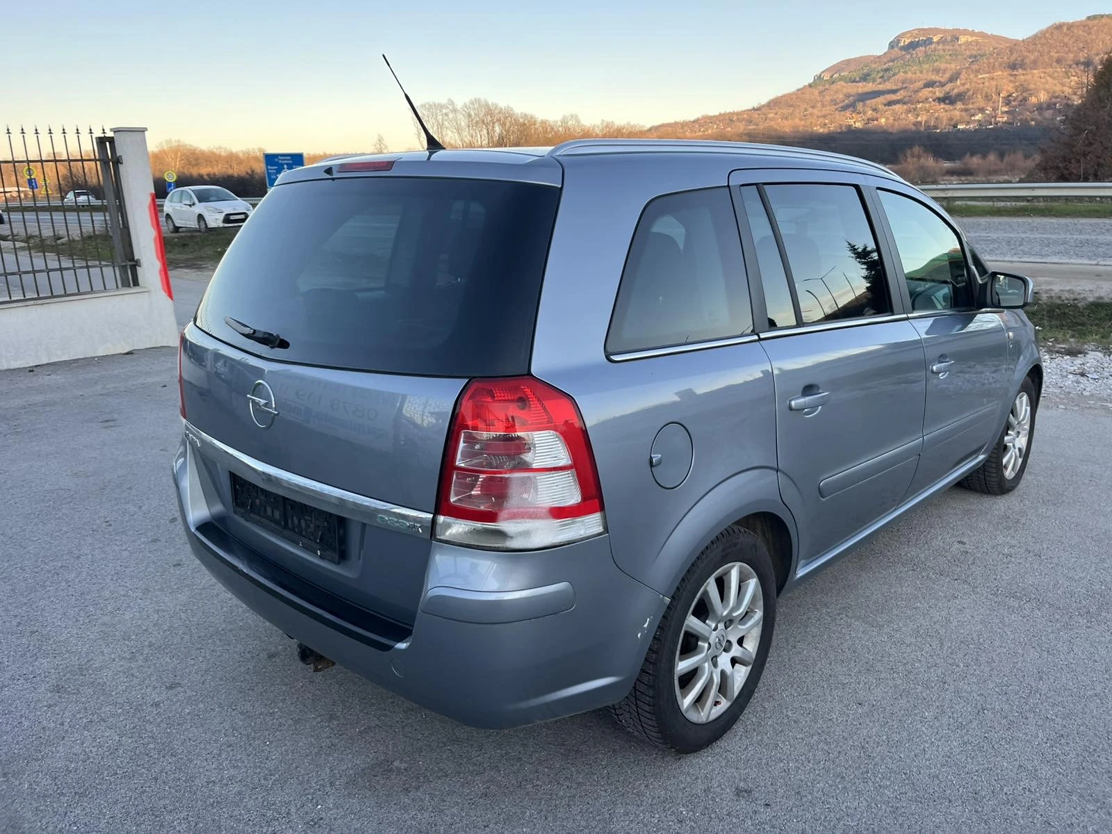 Opel Zafira 1.7 ECOFLEX 120�� 6 �������� 7 ����� ����������� | Mobile.bg � ����������� 4