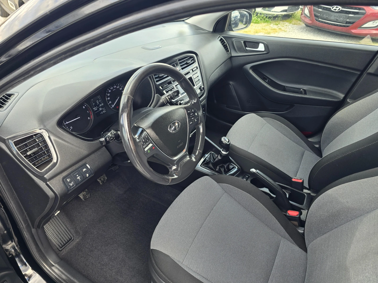 Hyundai I20 1.2i-85k.c-EURO-6, снимка 9 - Автомобили и джипове - 54124614