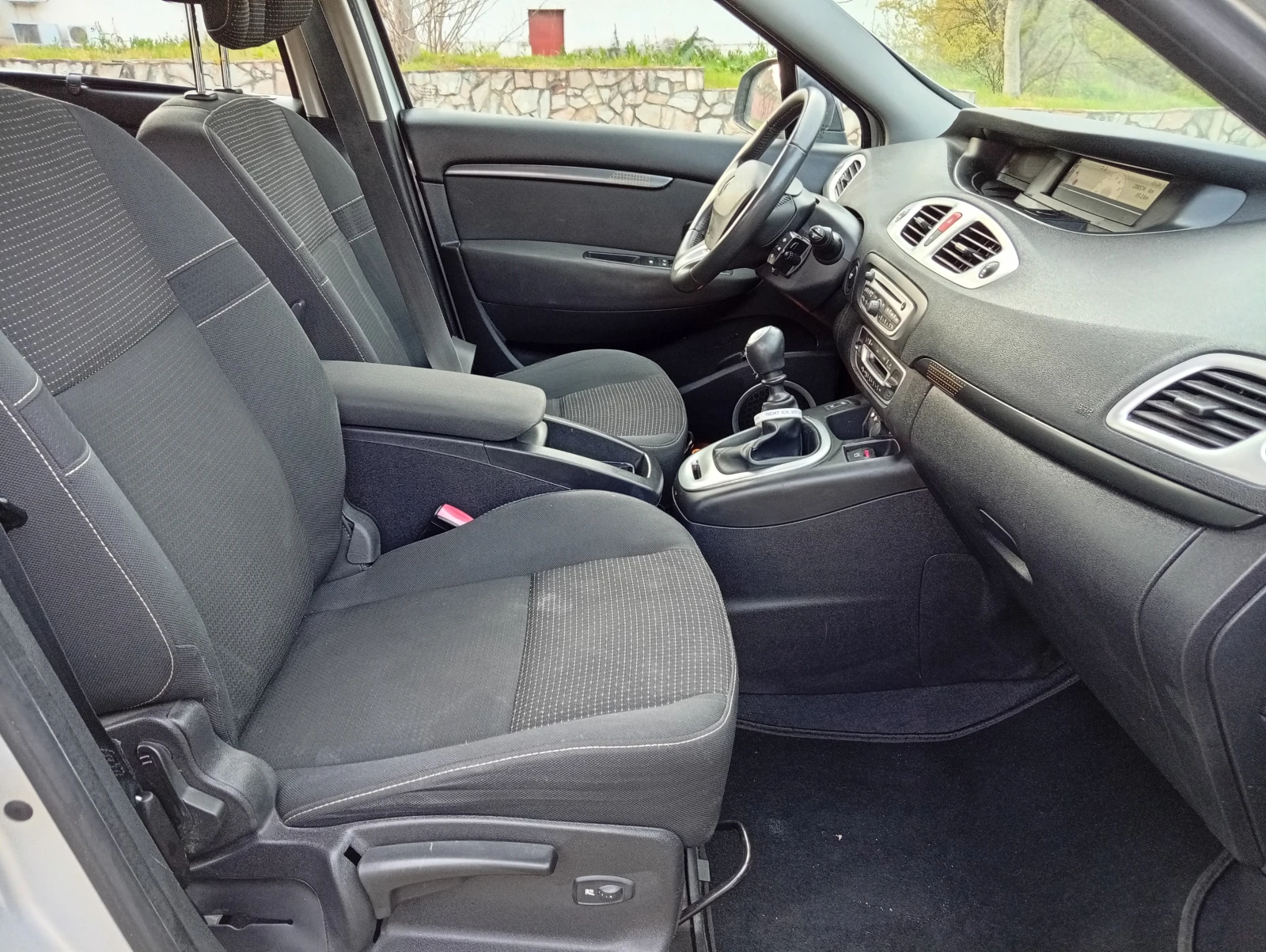 Renault Scenic 1.5TDCI * КЛИМАТРОНИК * 6 SPEEDS * 6+ 1 МЕСТА, снимка 12 - Автомобили и джипове - 54195173