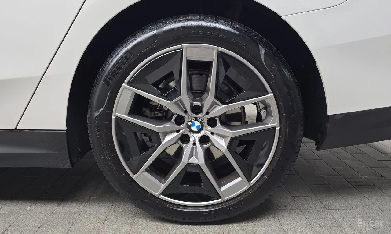 BMW 520 HEADUP* ПОДГРЕВ* ОБДУХ* КАМЕРИ* KEYLESS, снимка 5 - Автомобили и джипове - 54450585