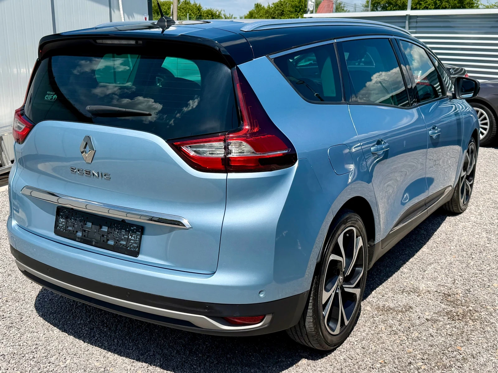 Renault Scenic BOSE/Автомат/7места/160 коня!!!, снимка 7 - Автомобили и джипове - 54493340