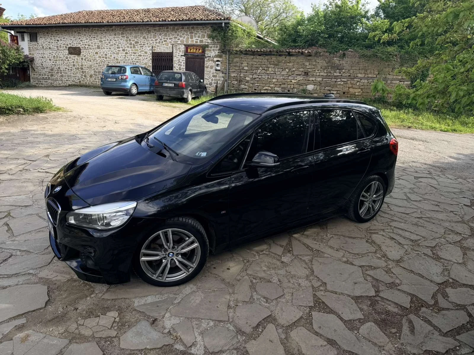BMW 2 Active Tourer 220, xDrive, M-Sport, Head-up, keyless, камера, снимка 2 - Автомобили и джипове - 54579082