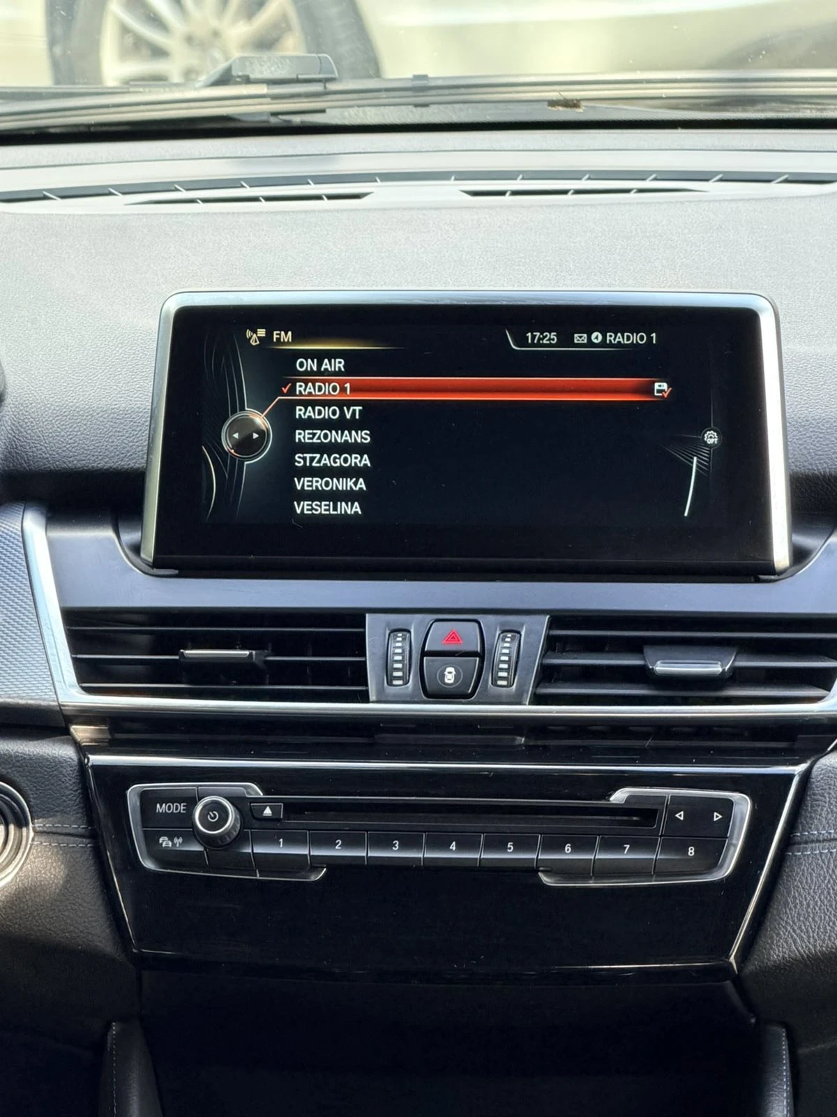 BMW 2 Active Tourer 220, xDrive, M-Sport, Head-up, keyless, камера, снимка 16 - Автомобили и джипове - 54579082