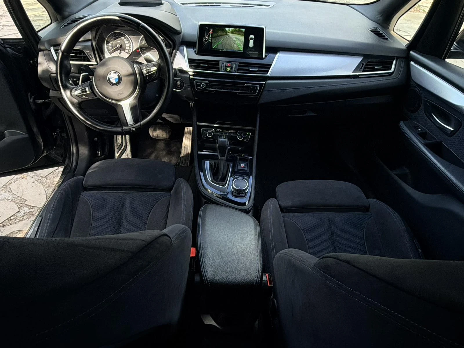 BMW 2 Active Tourer 220, xDrive, M-Sport, Head-up, keyless, камера, снимка 10 - Автомобили и джипове - 54579082