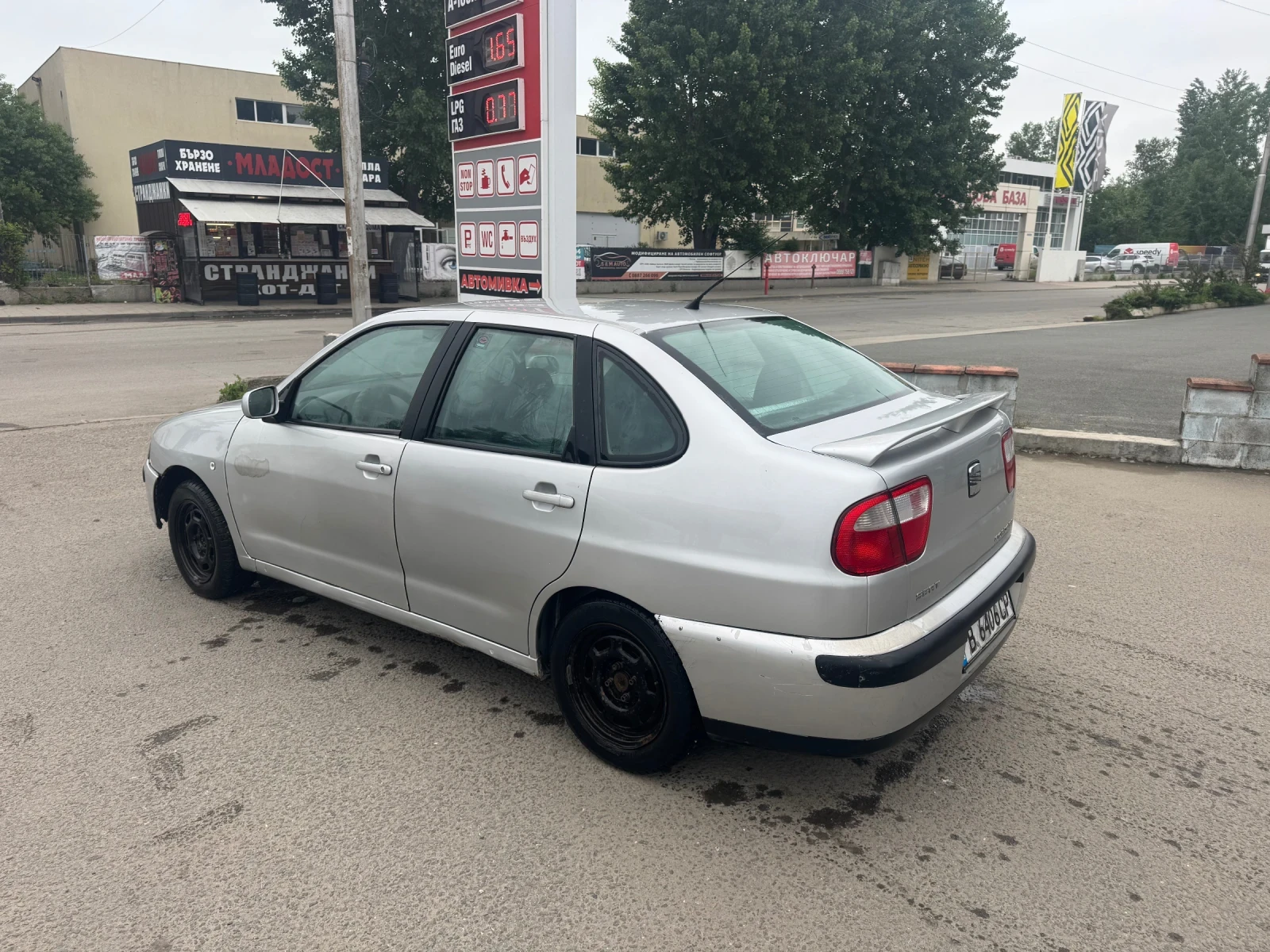 Seat Cordoba 1.6 , снимка 5 - Автомобили и джипове - 54648983