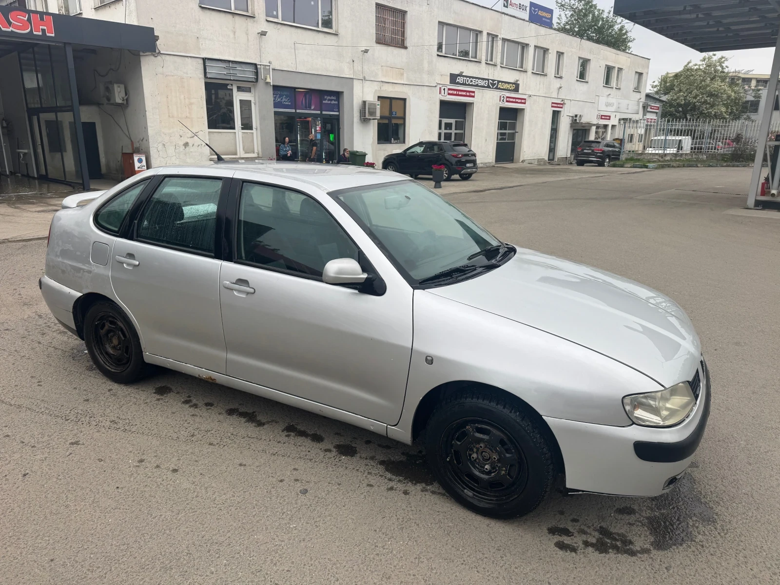 Seat Cordoba 1.6 , снимка 10 - Автомобили и джипове - 54648983