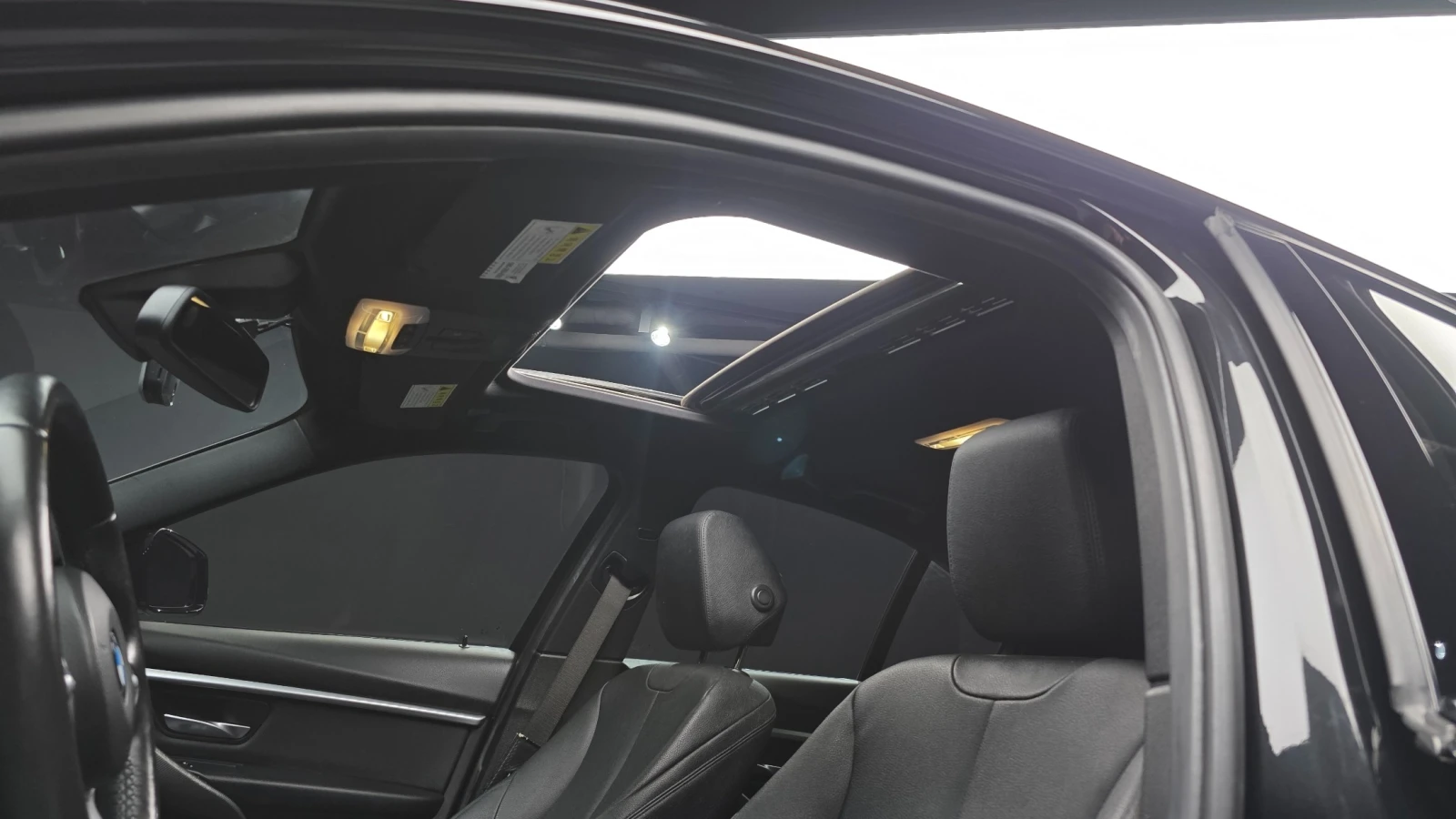 BMW 320 M SHADOW* HEAD UP* DIGITAL COCKPIT* PANO* 360* , снимка 11 - Автомобили и джипове - 55120095