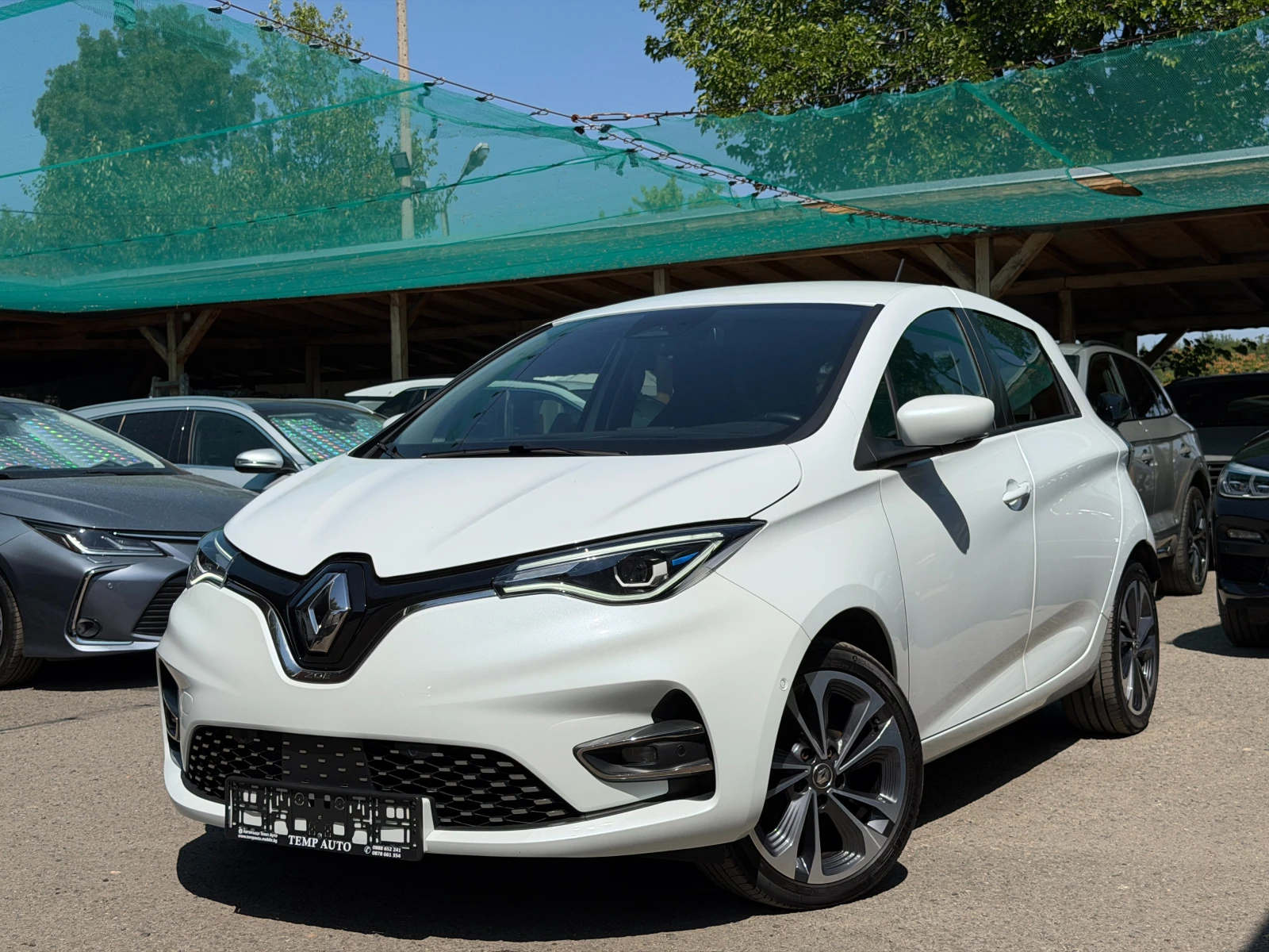 Renault Zoe 52kWh-R-135* В ГАРАНЦИЯ С ПЪЛНА ИСТОРИЯ В RENAULT