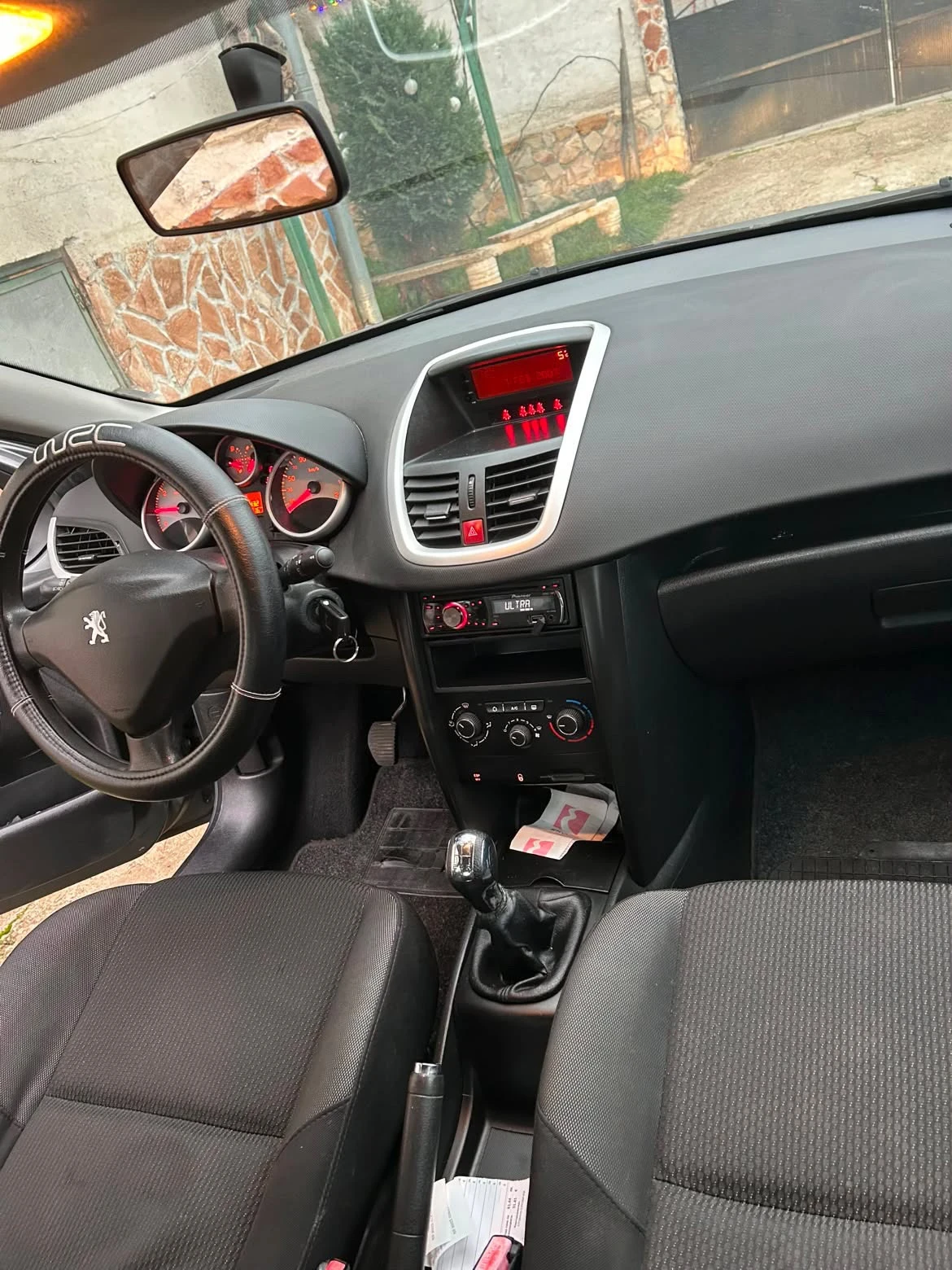 Peugeot 207, снимка 8 - Автомобили и джипове - 55901848