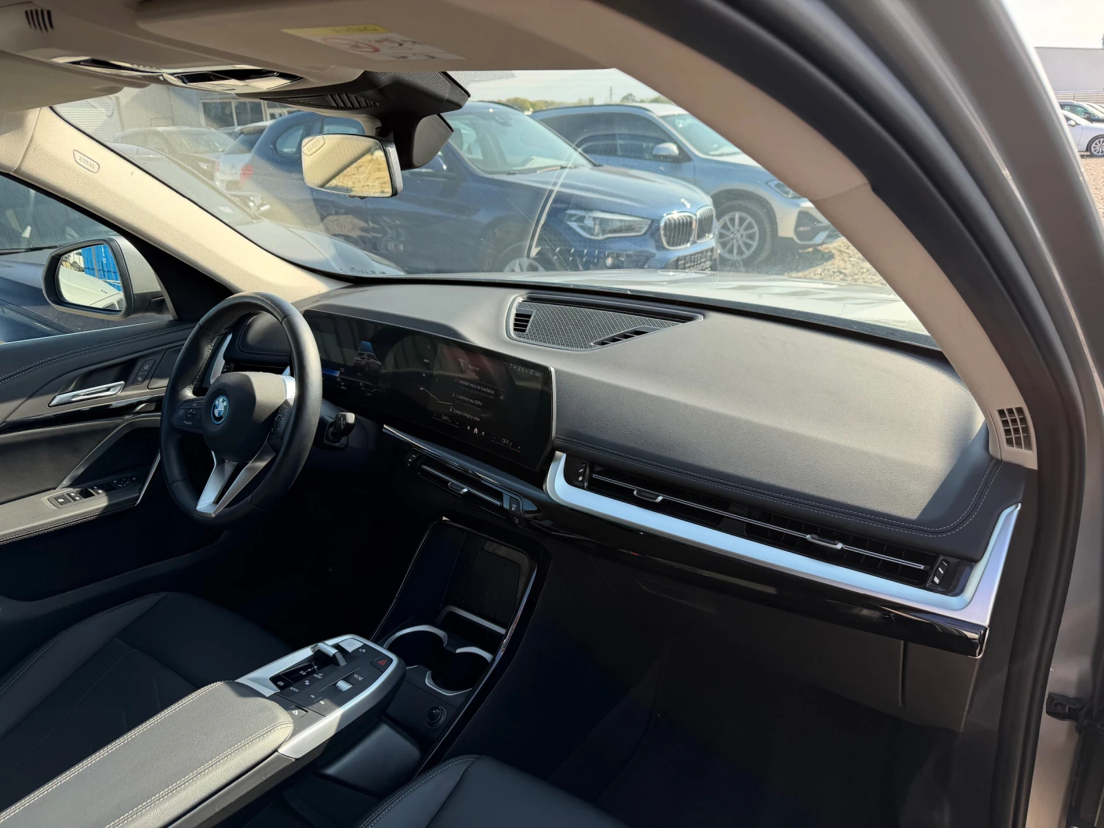 BMW iX1 eDrive20 * ��������!!!* xLine* LED* Facelift*  | Mobile.bg � ����������� 12
