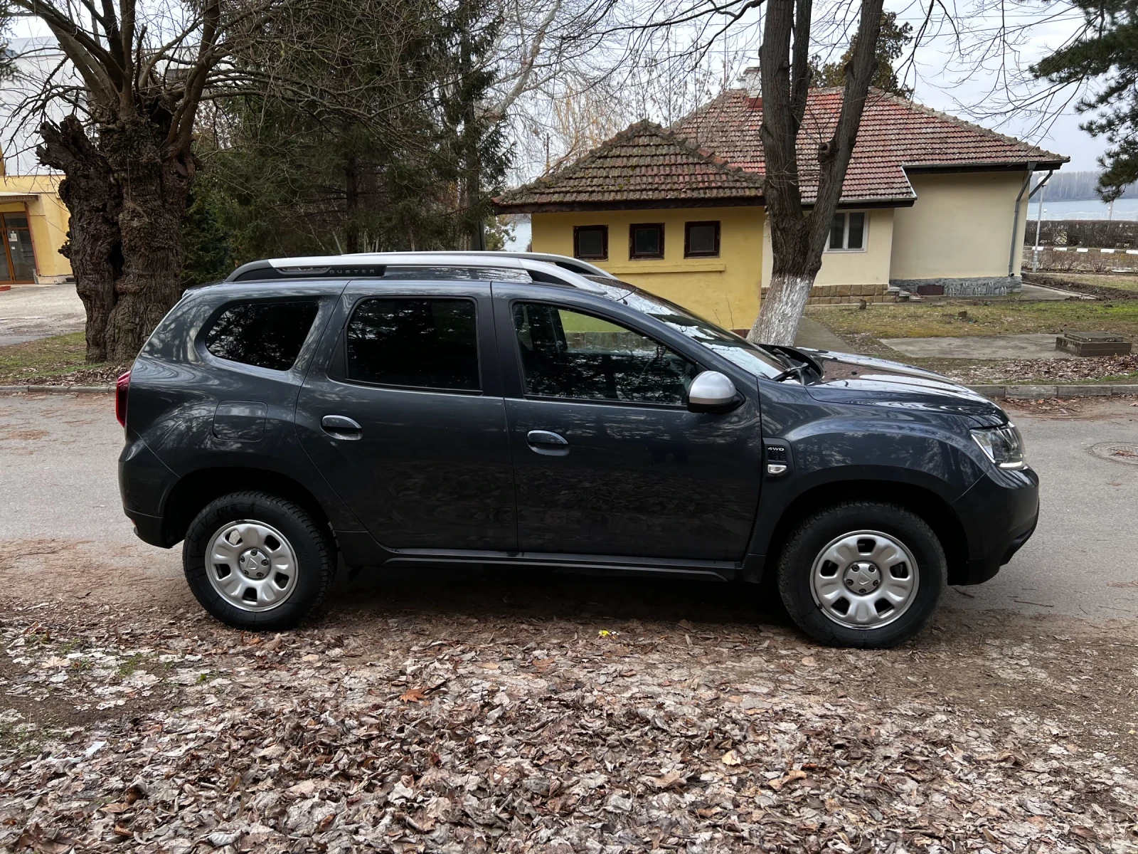 Dacia Duster 1.5DCI 4x4 - изображение 4