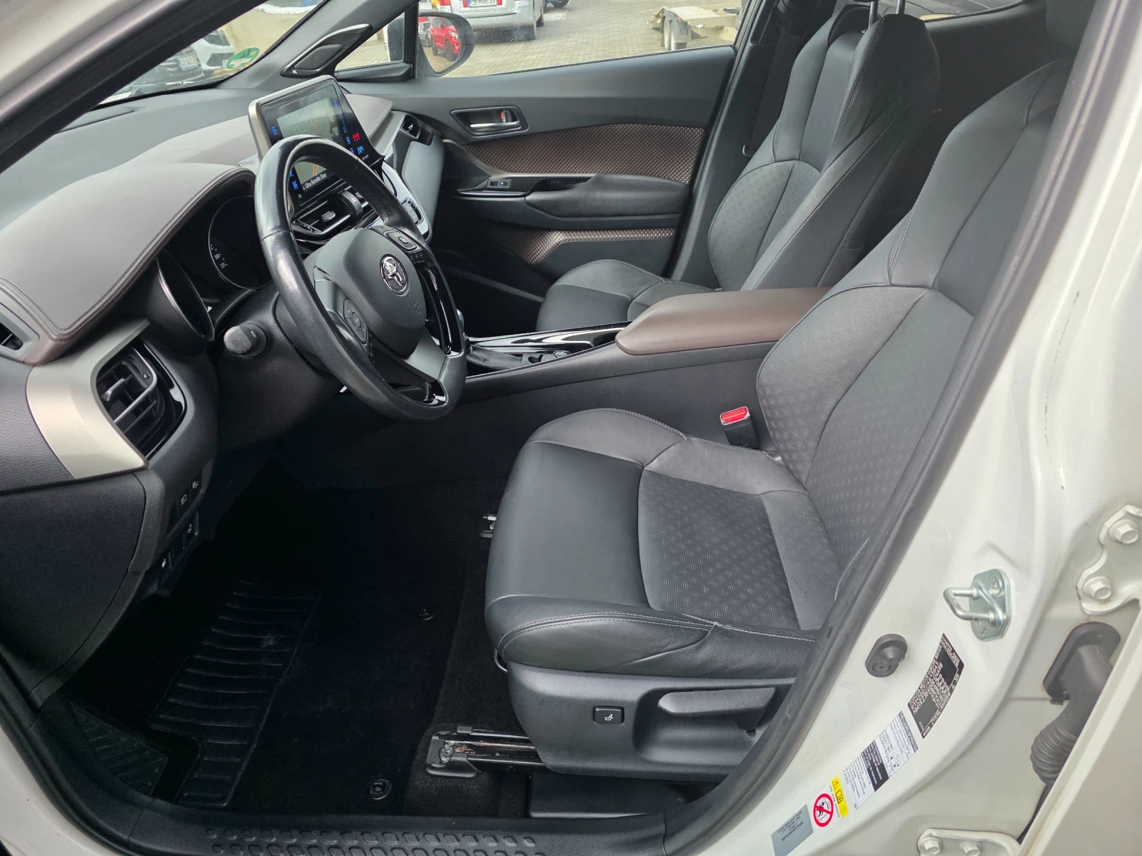 Toyota C-HR Toyota C-HR 1.8 Hybrid Lounge - изображение 10