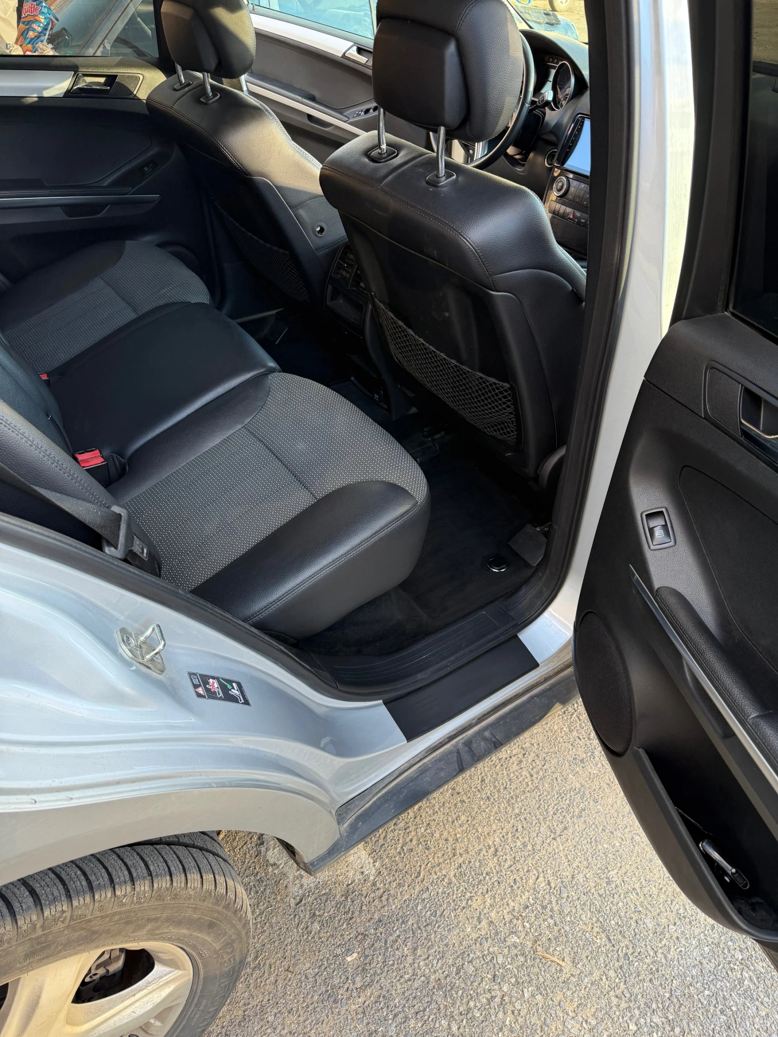 Mercedes-Benz ML 320 ., снимка 8 - Автомобили и джипове - 54653453