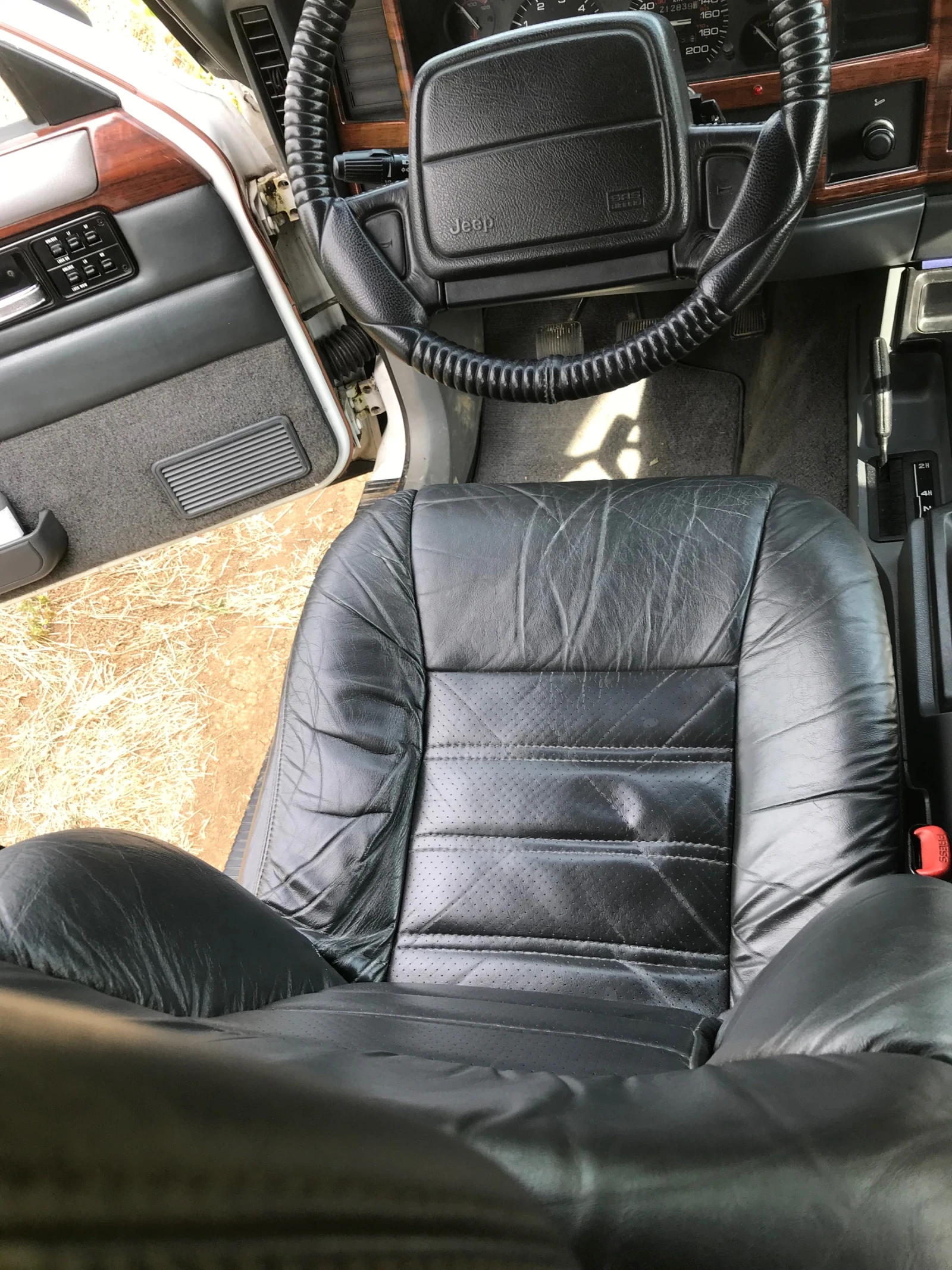 Jeep Cherokee, снимка 6 - Автомобили и джипове - 54789071