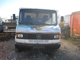 Mercedes-Benz 611 На части, снимка 2