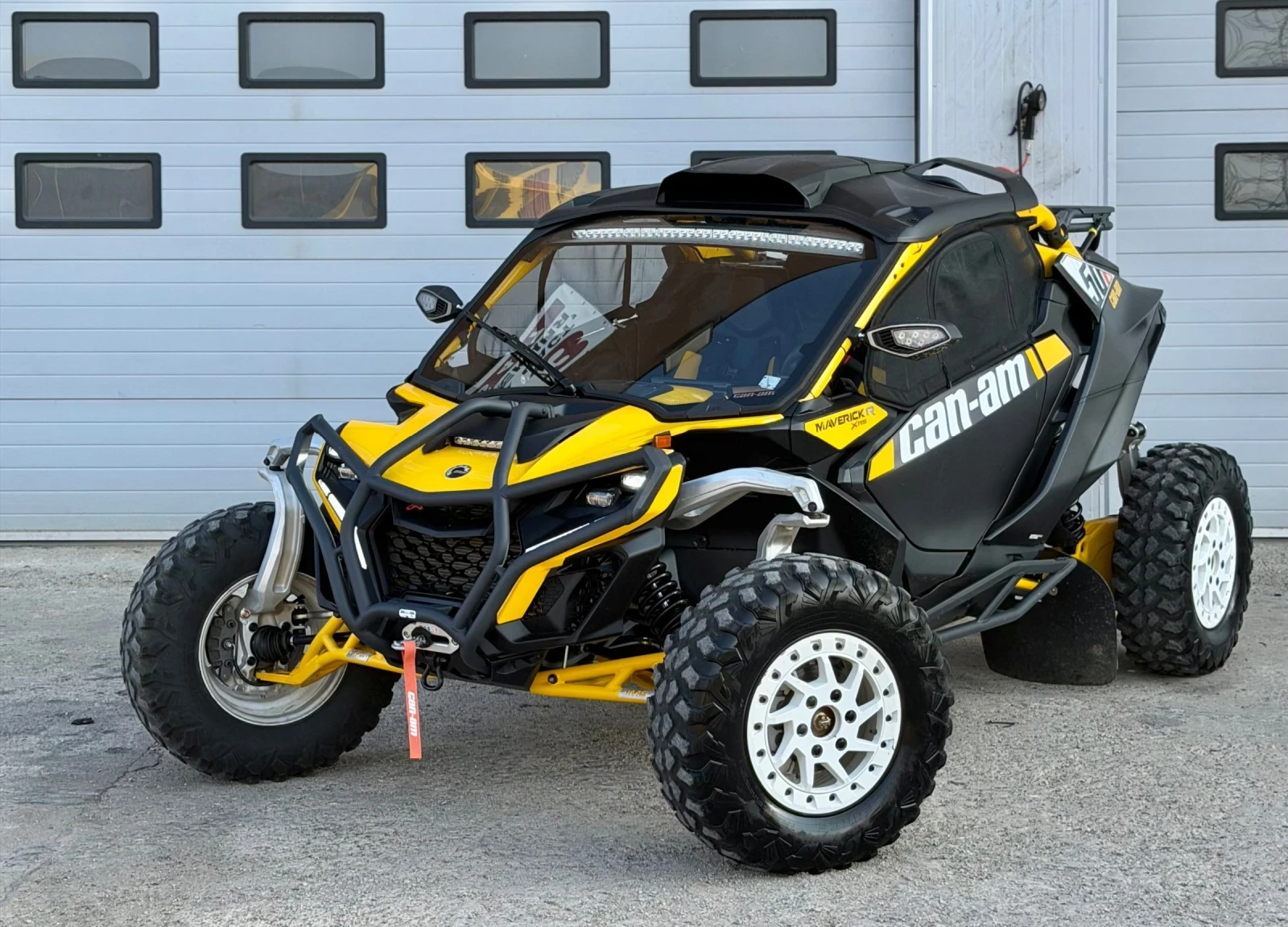 Can-Am Maverick R