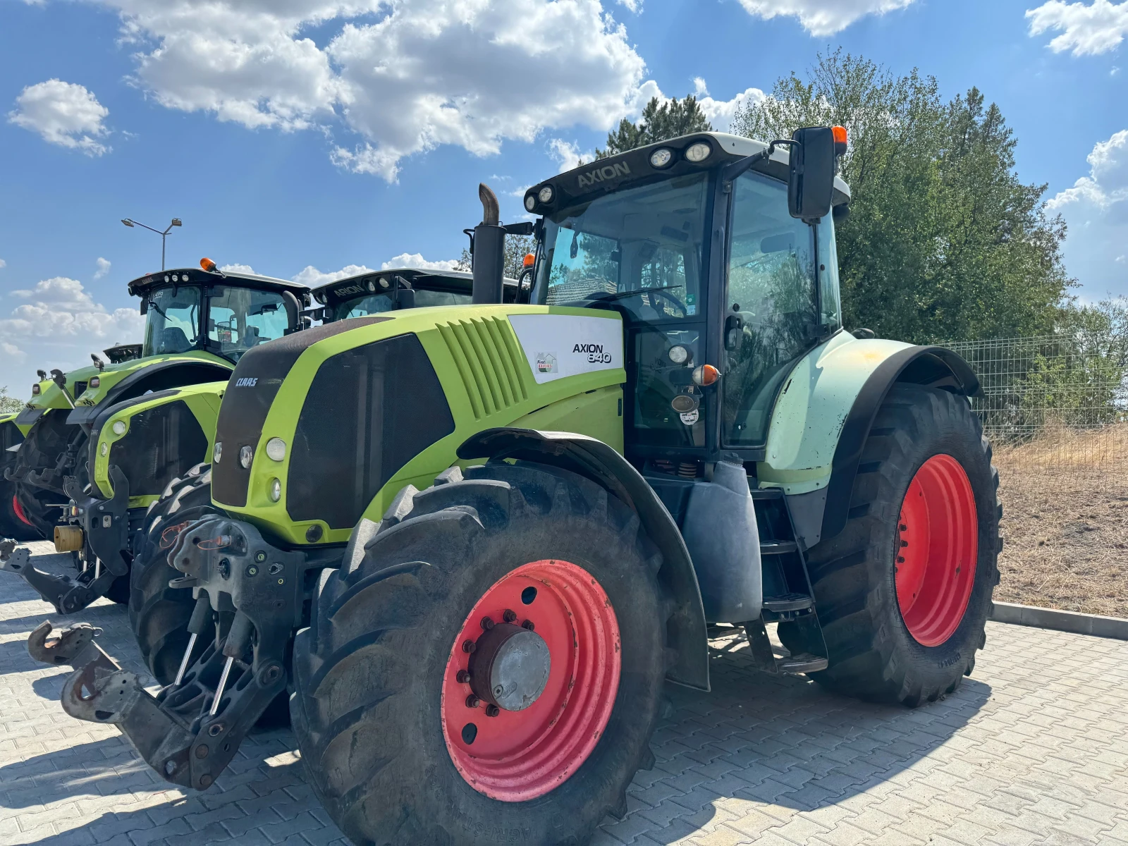 Трактор Claas AXION 840, снимка 1