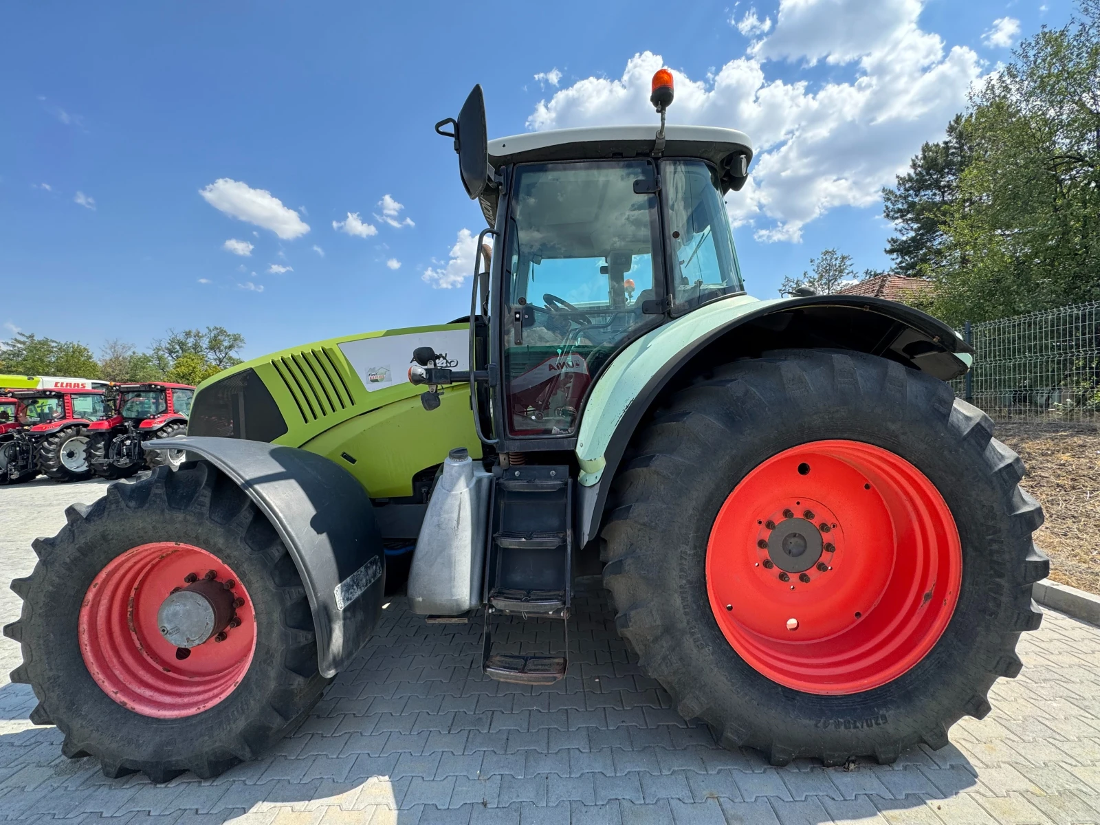 Трактор Claas AXION 840 - изображение 2
