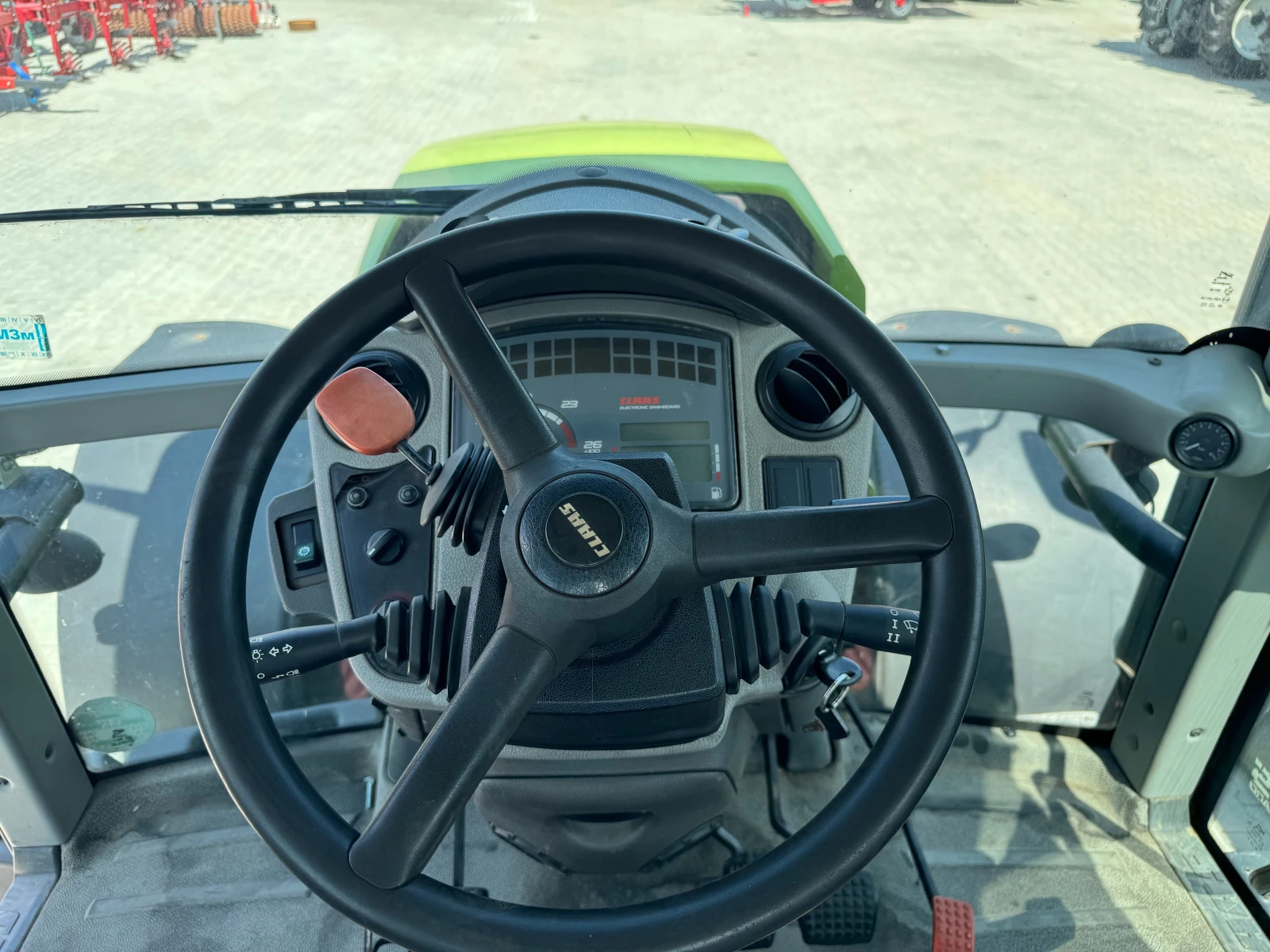 Трактор Claas AXION 840 - изображение 9