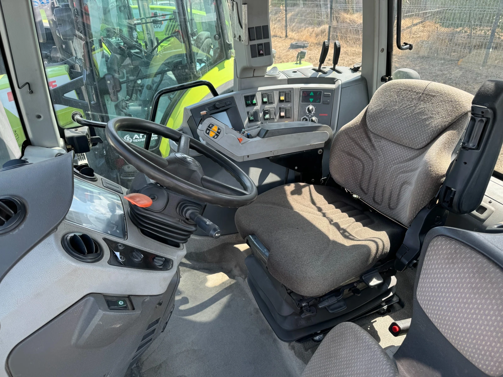 Трактор Claas AXION 840 - изображение 7