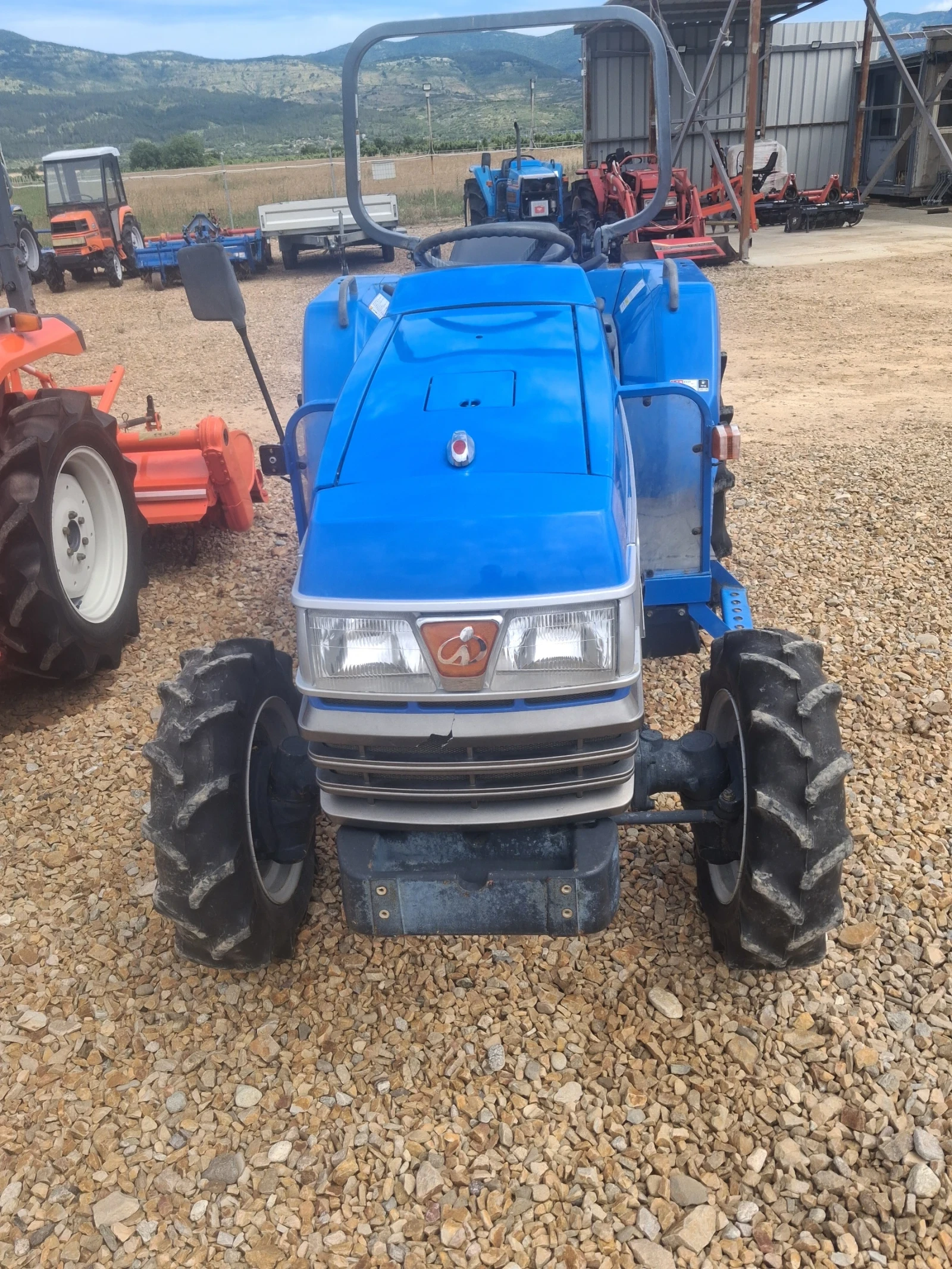 Трактор Kubota Скайтрак , снимка 2 - Селскостопанска техника - 54924029