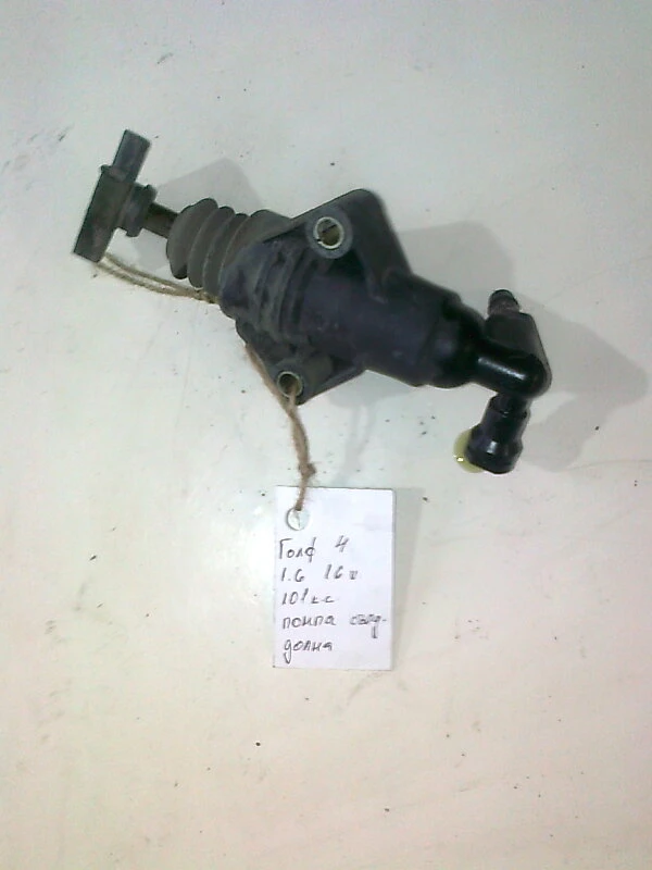 помпа съединител долна за Фолксваген Голф 4 1,6 (1)