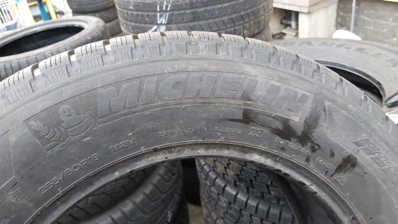 Гуми Зимни 255/60R18, снимка 2 - Гуми и джанти - 27533693