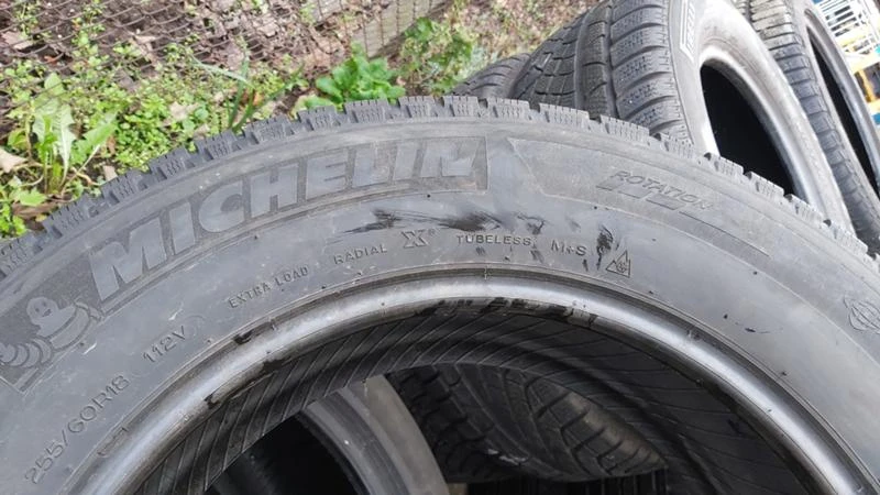 Гуми Зимни 255/60R18, снимка 4 - Гуми и джанти - 27533693