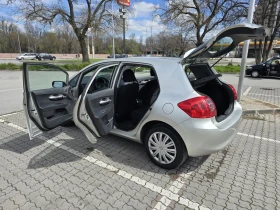 Toyota Auris 2.0 D-4D Клима, снимка 8