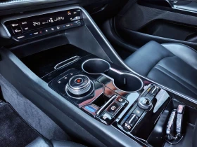 Kia K5 FACELIFT / 2.0 LPG / TRENDY / ДЖОЙСТИК / ДИСТРОНИК - 19100 € / 37356.35 лв. - 85942450 11