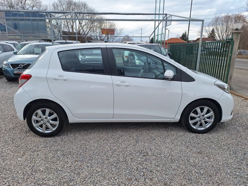 Toyota Yaris 1.33 vvt-i 99ks navi kamera klimatronik!, снимка 2 - Автомобили и джипове - 48882112