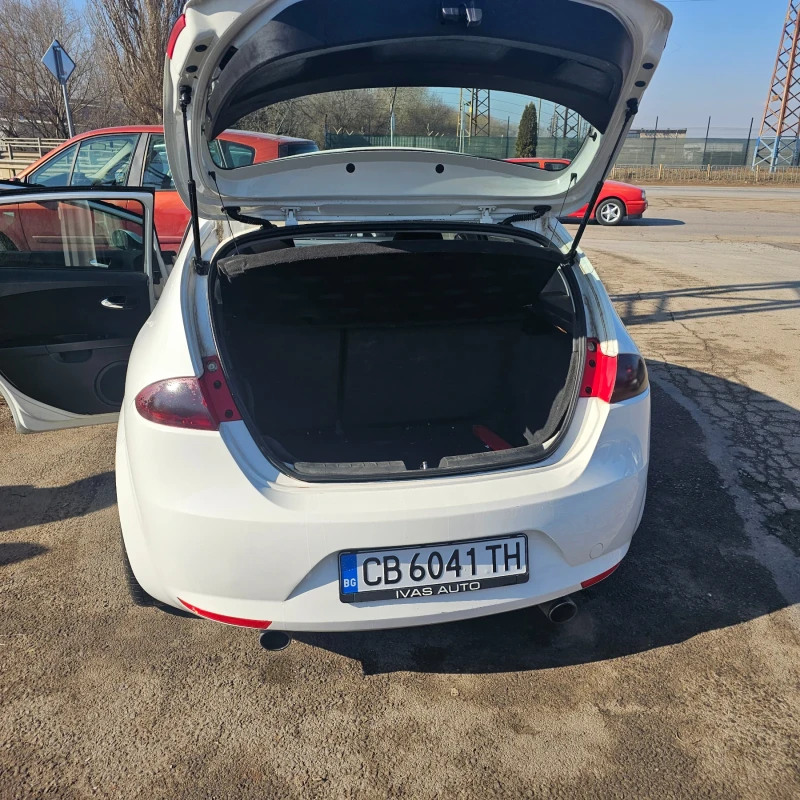 Seat Leon, снимка 16 - Автомобили и джипове - 48917477