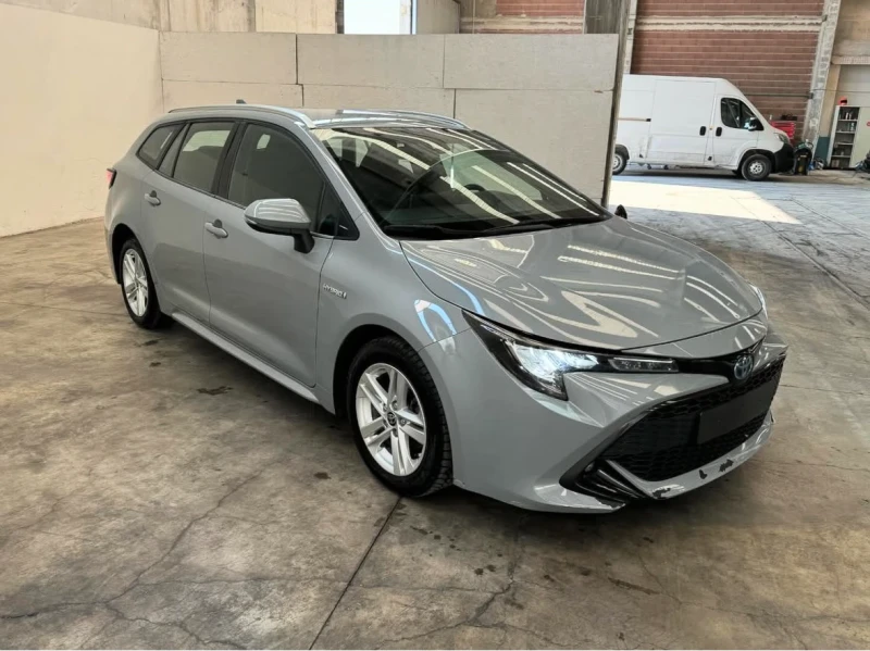Toyota Corolla 1.8 Hybrid Business * Подгрев* Камера* Lane assist