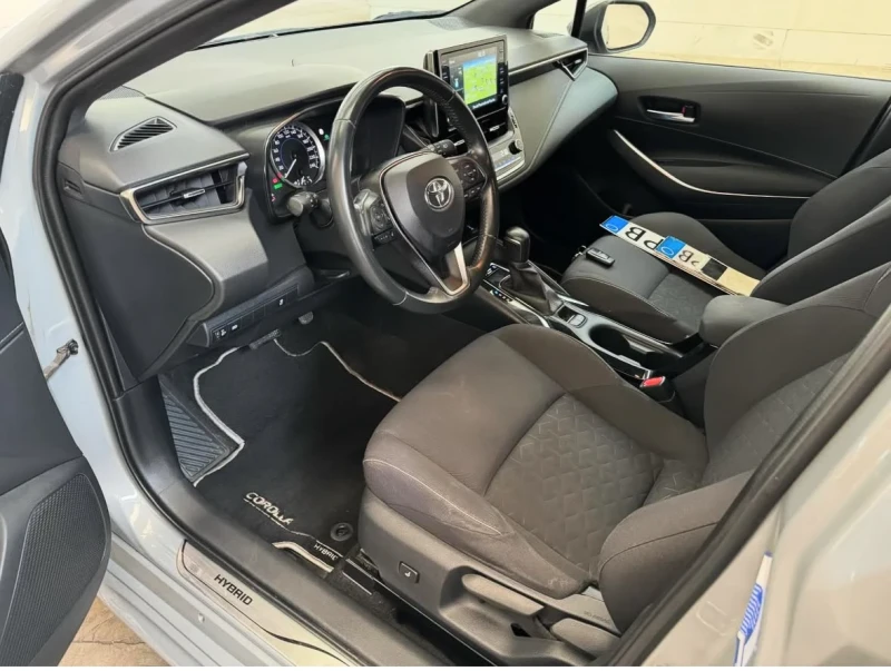 Toyota Corolla 1.8 Hybrid Business * Подгрев* Камера* Lane assist, снимка 5 - Автомобили и джипове - 52562979