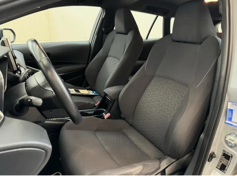 Toyota Corolla 1.8 Hybrid Business * Подгрев* Камера* Lane assist, снимка 6 - Автомобили и джипове - 52562979