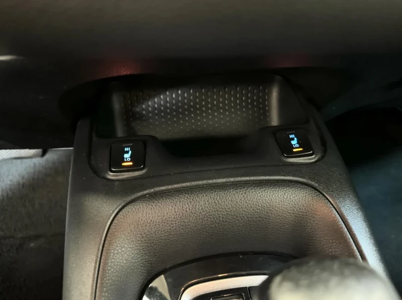 Toyota Corolla 1.8 Hybrid Business * Подгрев* Камера* Lane assist, снимка 7 - Автомобили и джипове - 52562979