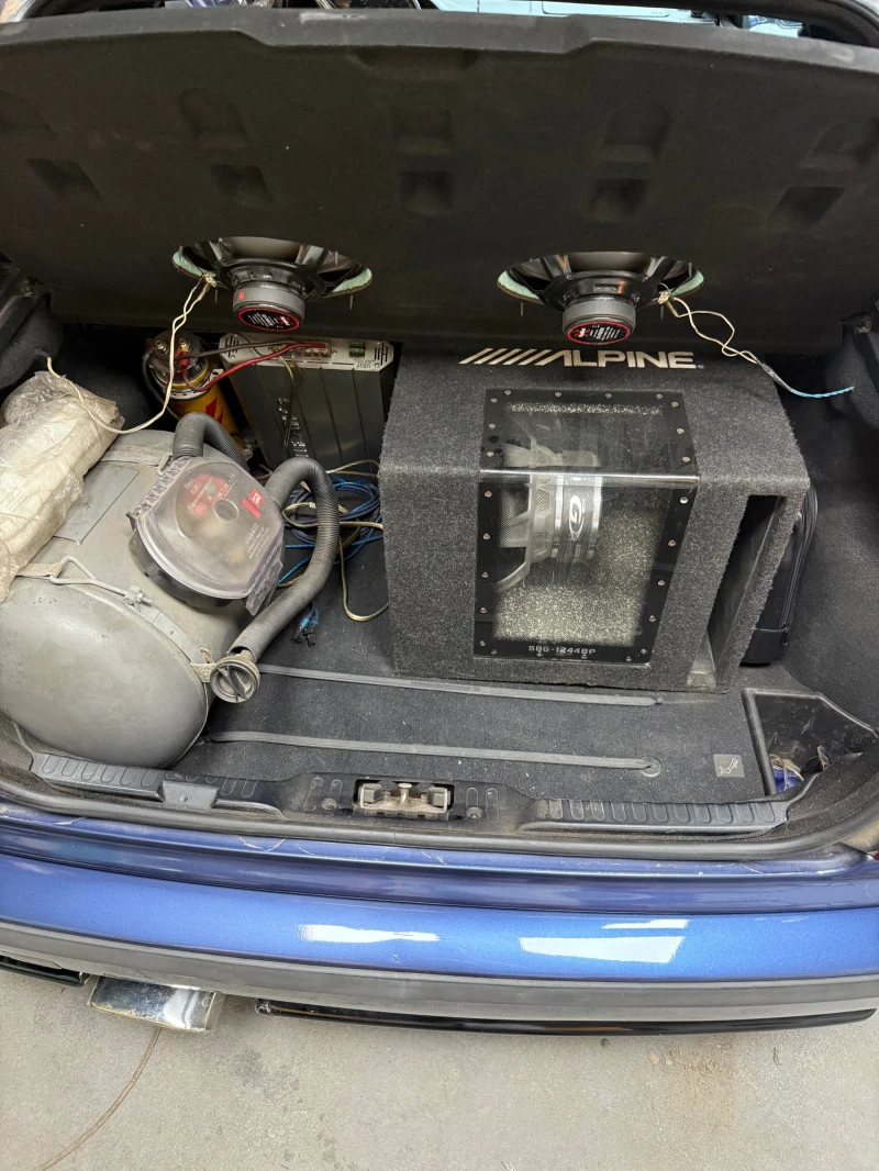 BMW 318 318ti IS, снимка 11 - Автомобили и джипове - 52427384