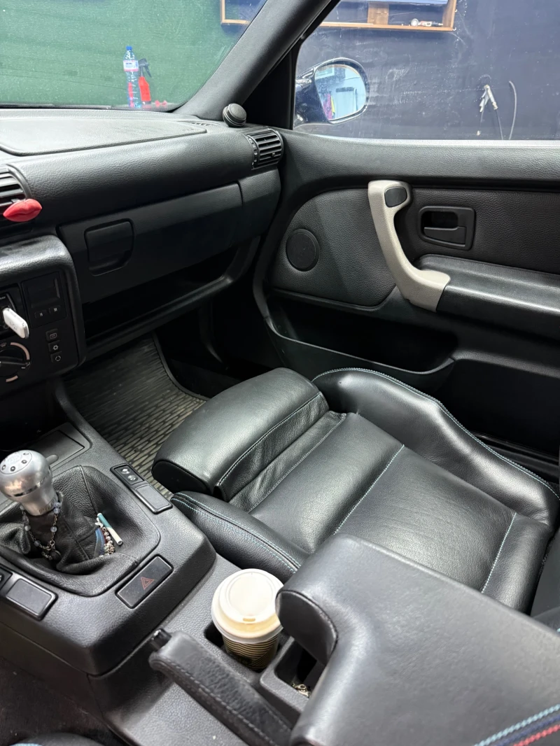 BMW 318 318ti IS, снимка 8 - Автомобили и джипове - 52427384