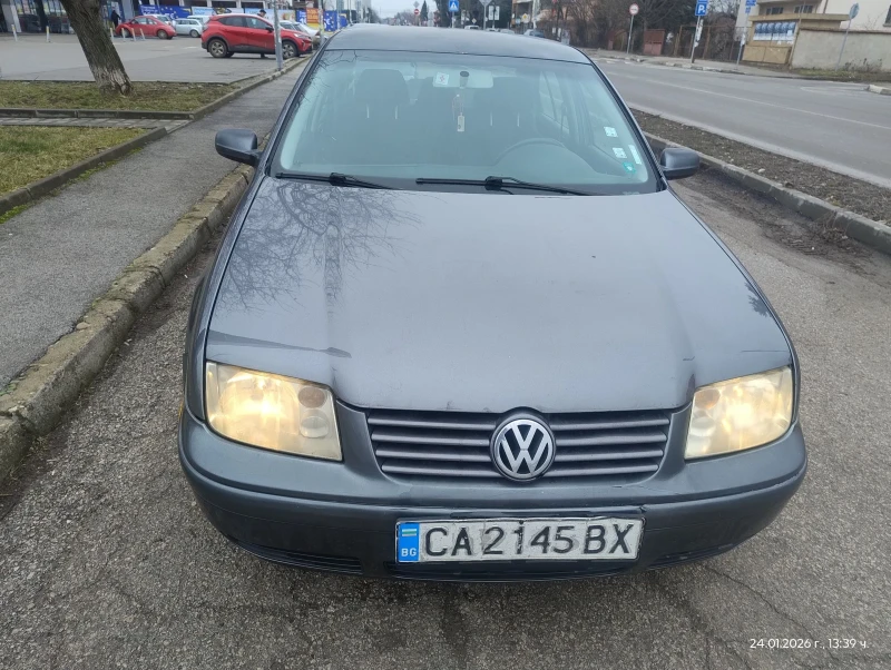 VW Bora 2.0газ автоматик, снимка 7 - Автомобили и джипове - 53115944