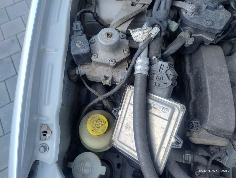 Mazda Premacy 1.9 газ клима, снимка 16 - Автомобили и джипове - 52819614