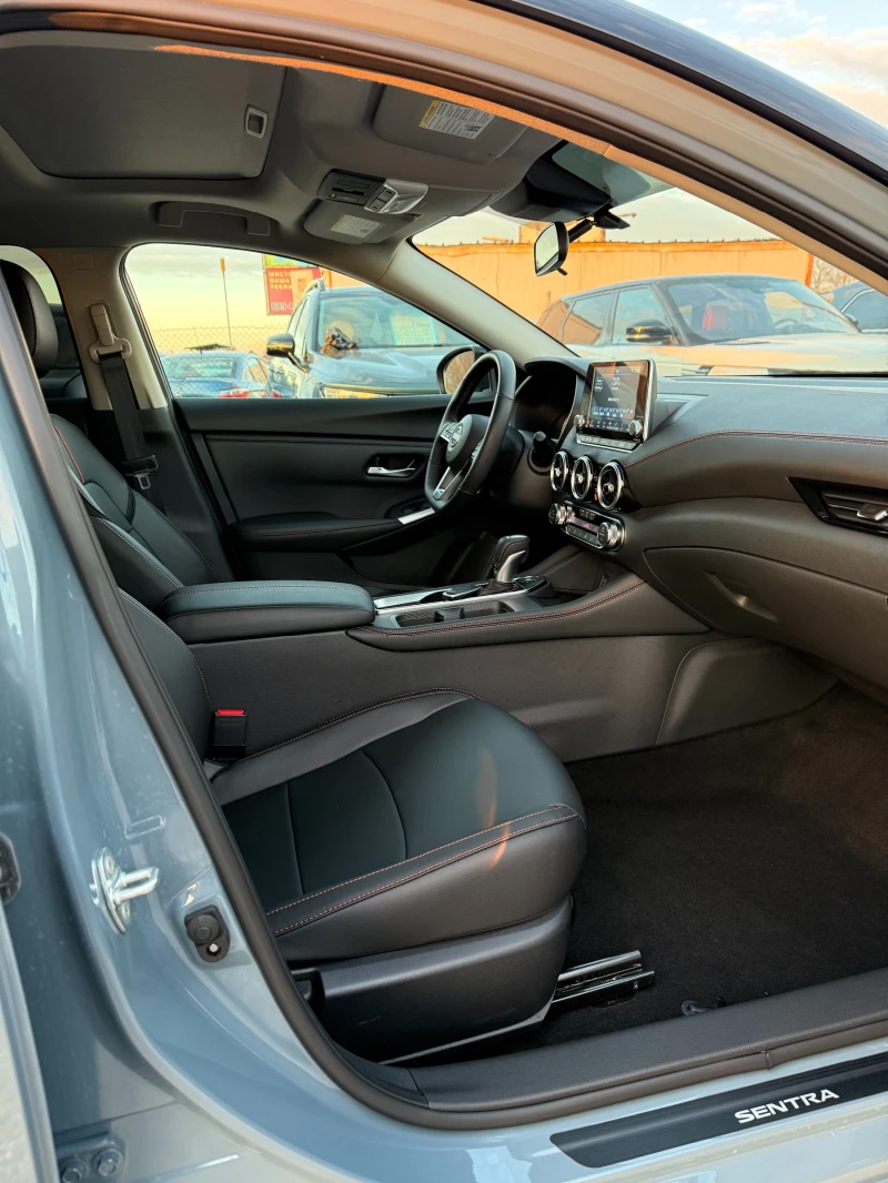 Nissan Sentra SR 2.0i FullMax 6800км, снимка 15 - Автомобили и джипове - 52938337