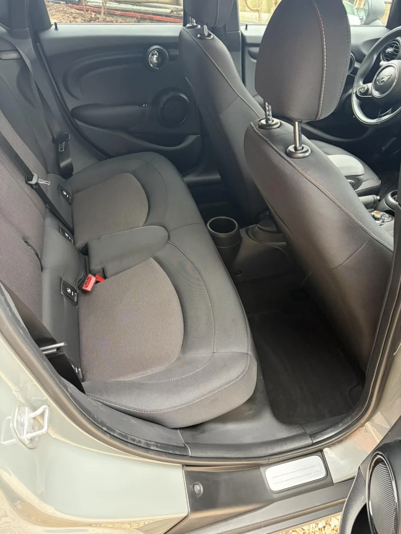 Mini D one 1.5/90k/ EURO6/ ПЕРФЕКТНО СЪСТОЯНИЕ!, снимка 8 - Автомобили и джипове - 53459441