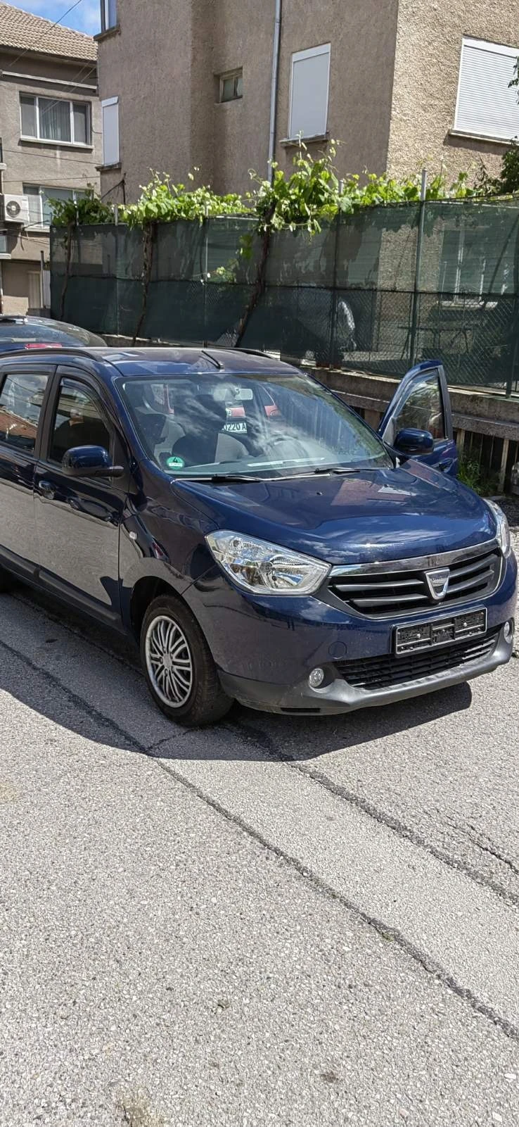 Dacia Lodgy, снимка 2 - Автомобили и джипове - 47590144